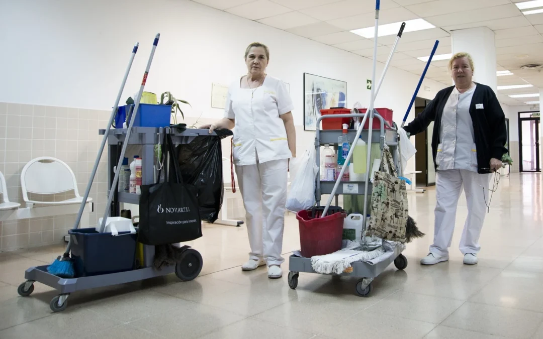 Señora para la Limpieza de Centros de Salud