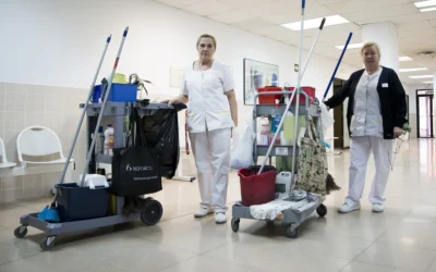 Señora para la Limpieza de Centros de Salud