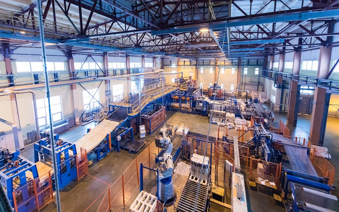 interior taller fabrica maquinas