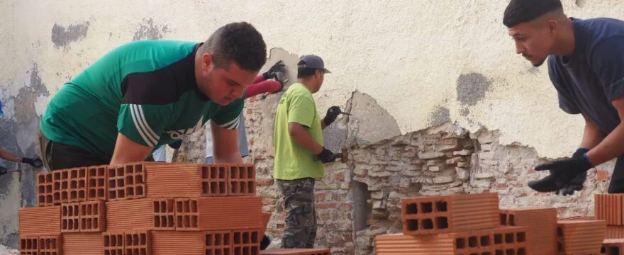 Estamos en Búsqueda de Oficiales de Primera en Albañilería