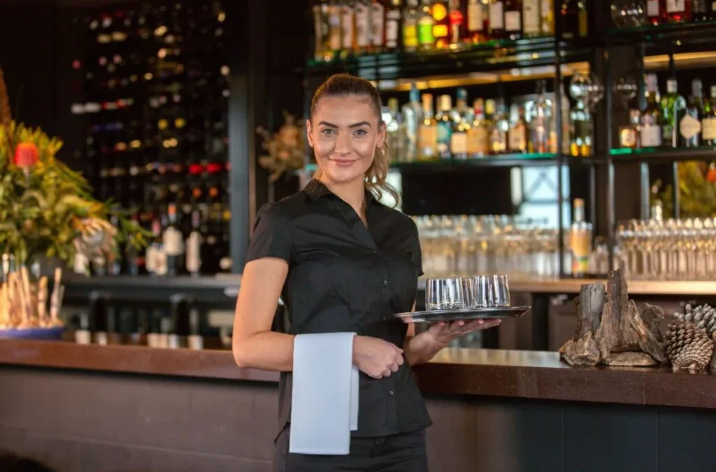 Se Necesita Ayudante de Camarero