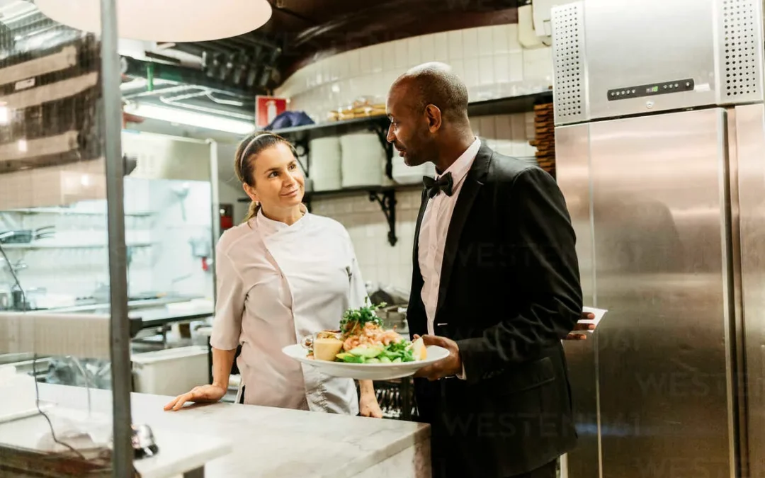 Buscamos Cocinero y Camarero