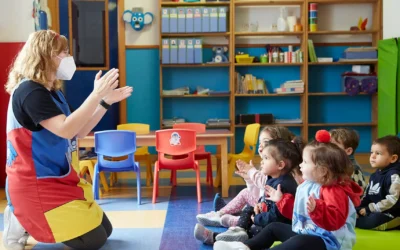 Cercam educadora infantil