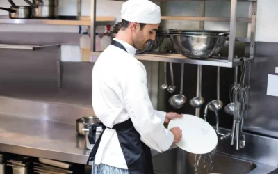 Se busca friegaplatos a media jornada