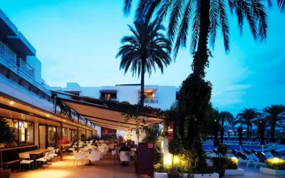 Buscamos recepcionista a jornada completa.