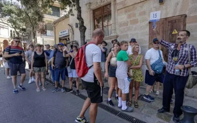 Se ofrece trabajo como guía turística/o en Palma de Mallorca.