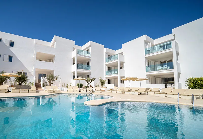 Buscamos recepcionista para nuestro hotel en Cala Ferrera.