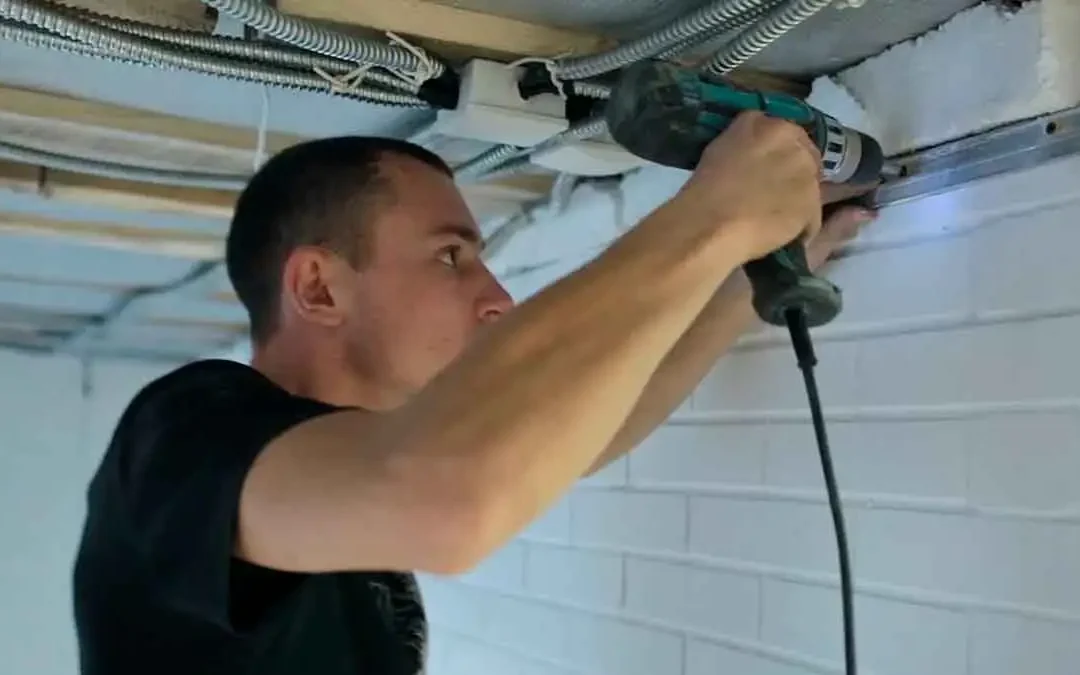 auxiliar mantenimiento hotel