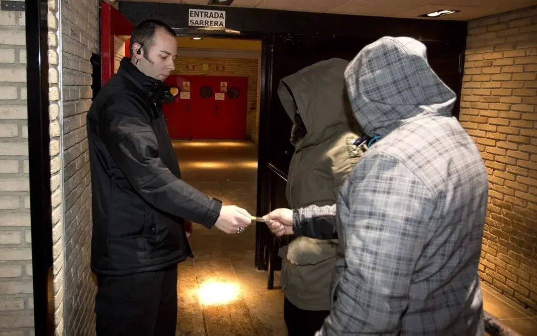 Se busca personal de seguridad para bar en Santa Catalina