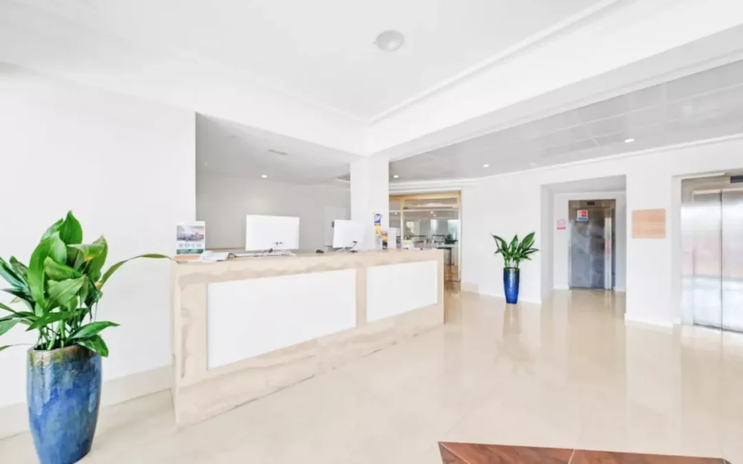 Se necesita recepcionista de noche en Porto Cristo