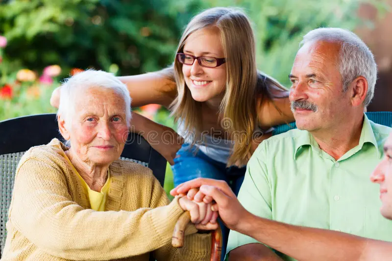 familia cuidadora abuela