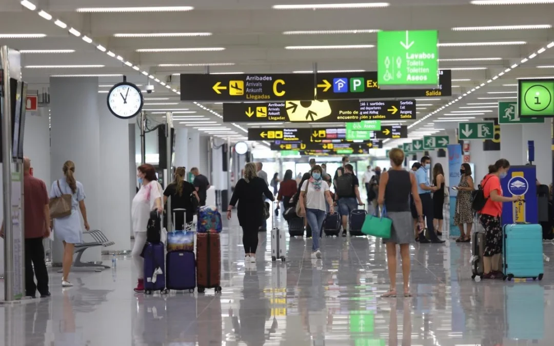 azafato a tierra aeropuerto palma