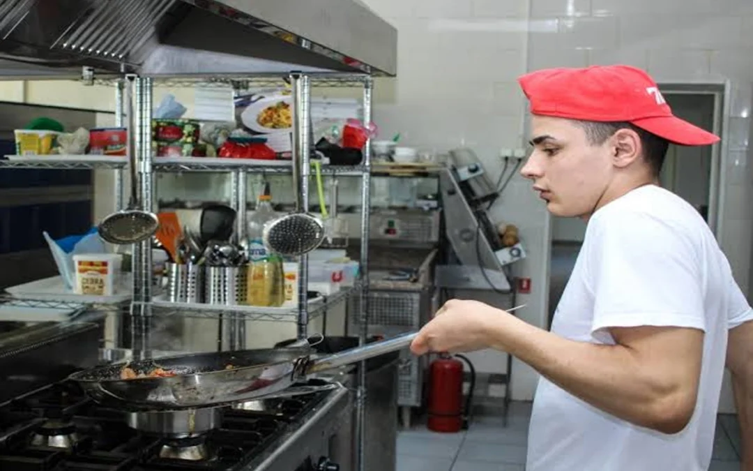 ayudante cocina pto alcudia