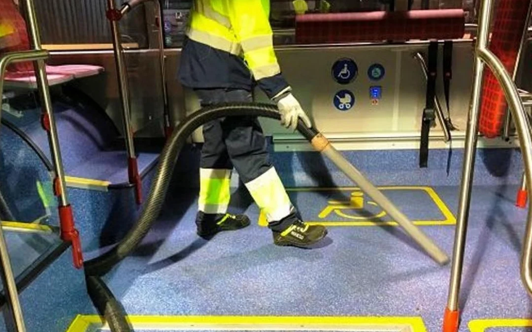 personal limpieza y repostaje autobuses palma