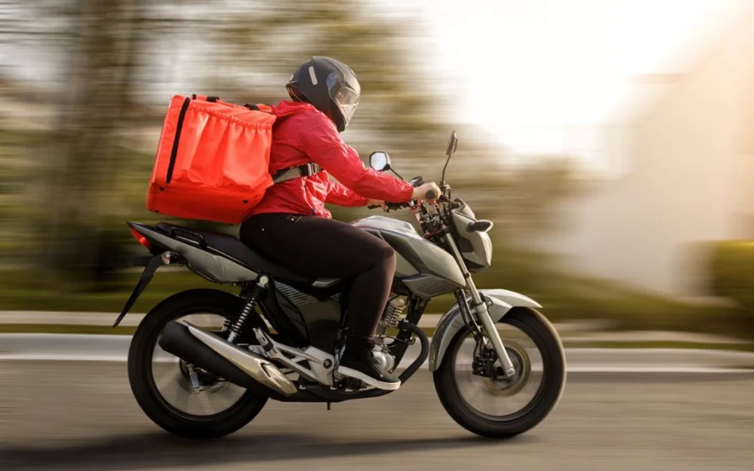 repartidor moto